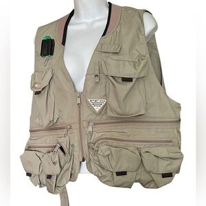 New! 19 Pocket PFG Columbia Fishing Vest Medium